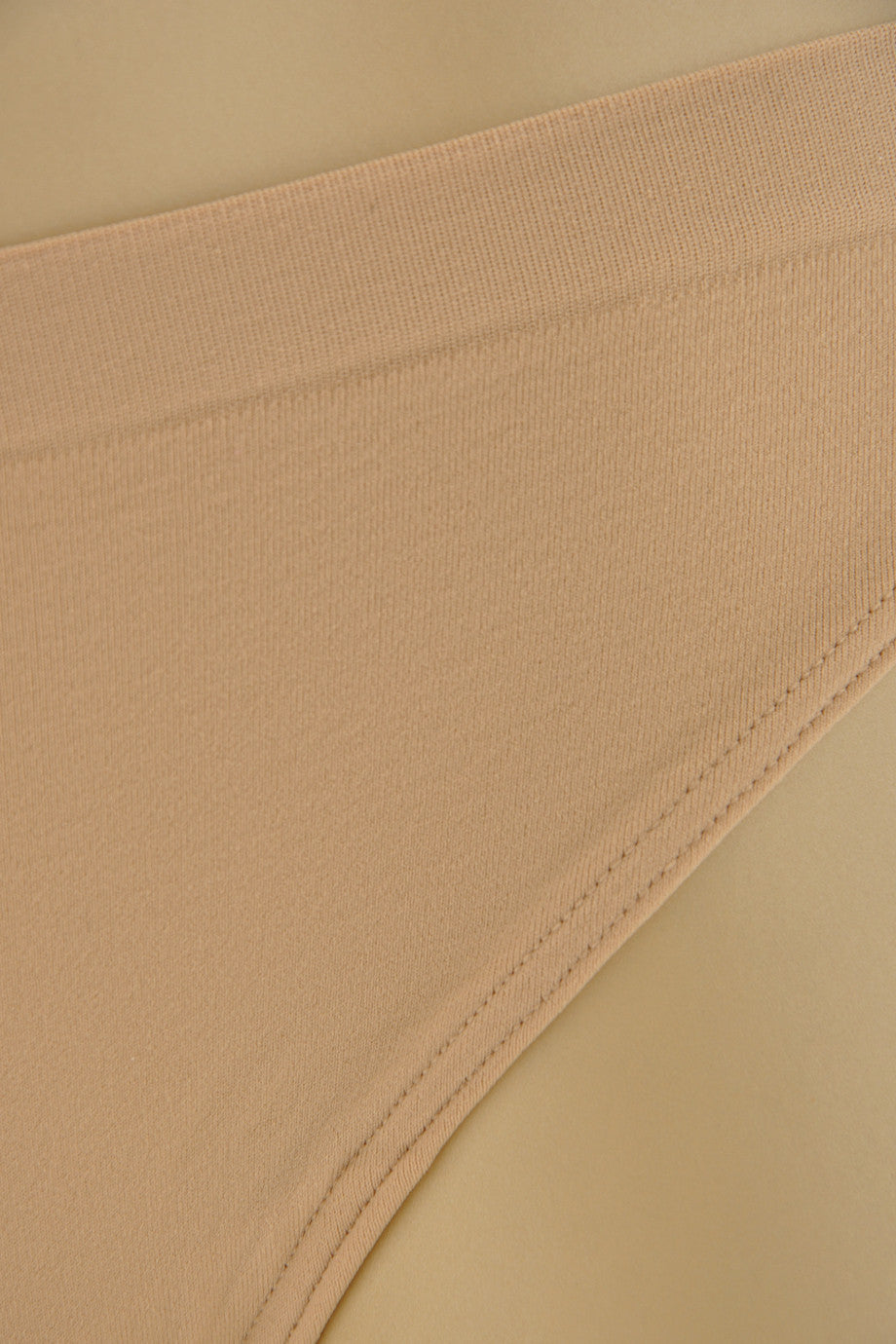 Μπεζ Στρινγκ - Wolford Velvet 60938 | Γυναικεία Εσώρουχα