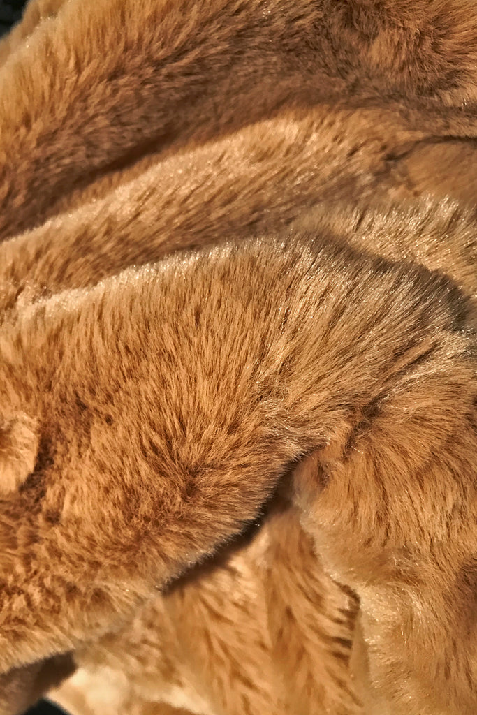 Bella camel nepbontjas